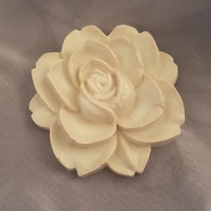 Vintage Ivory-Colored Rose🌹Brooch